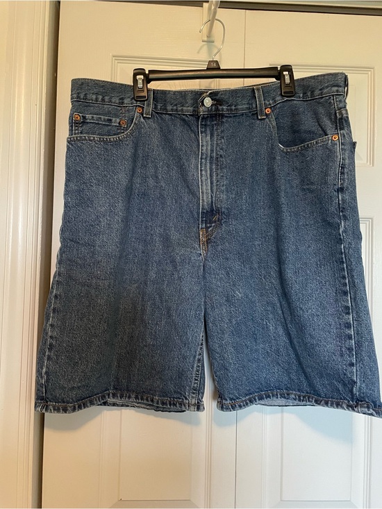 Levi's Other - Men’s Levi’s 550 shorts. 42 waist x10” inseam